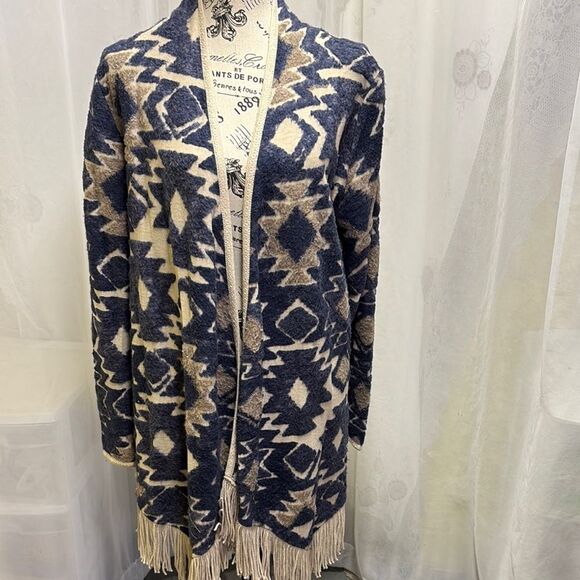 Navy and Cream Geometric Pattern Sweater - Picture 1 of 3